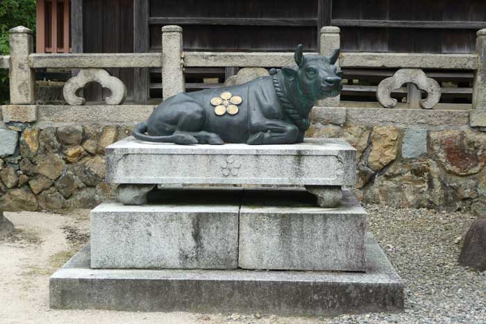 古熊神社の神牛