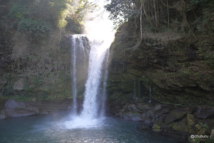 大分県の鍾乳洞と滝を巡る旅　その１２裏見の滝、慈恩の滝で全身ずぶ濡れになる。