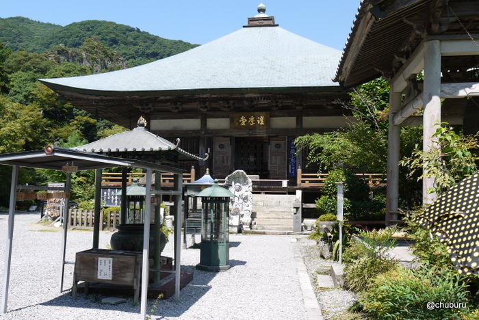 長崎鼻リゾートのひまわりを見てきたよ。その７両子寺護摩堂