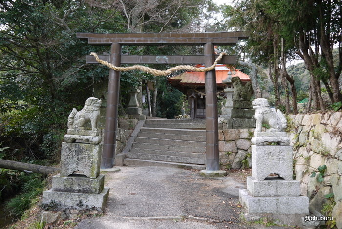 長府才川を散策　その４才川神社で参拝。