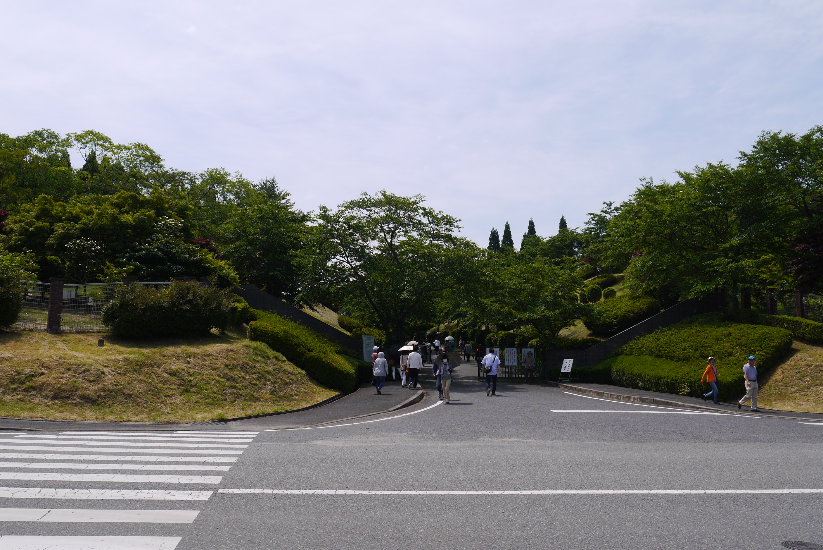 薔薇の花を見に広島に行ってきました。その１湧永満之記念庭園