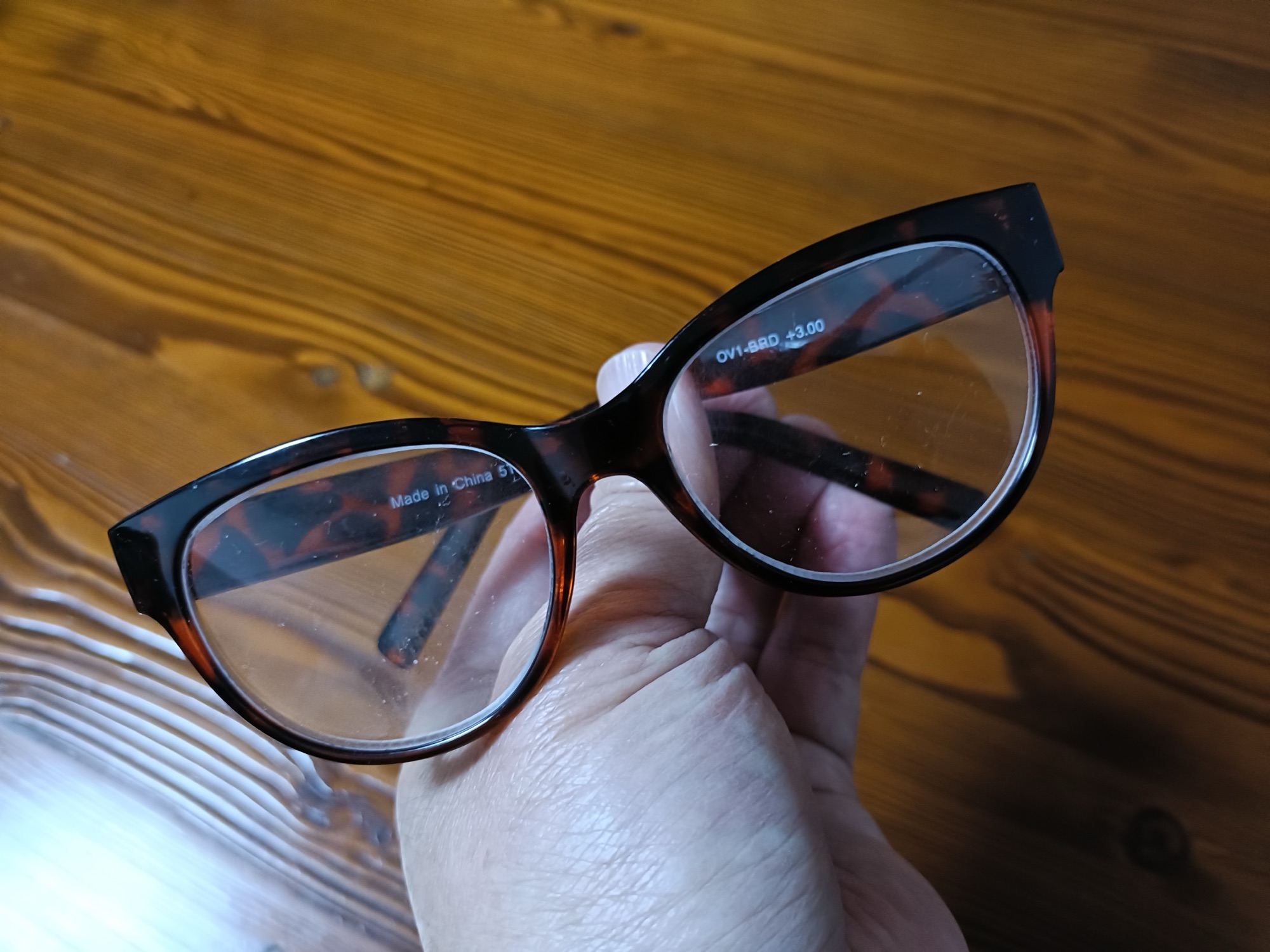 白内障の手術をしたよ。老眼鏡が必要です。